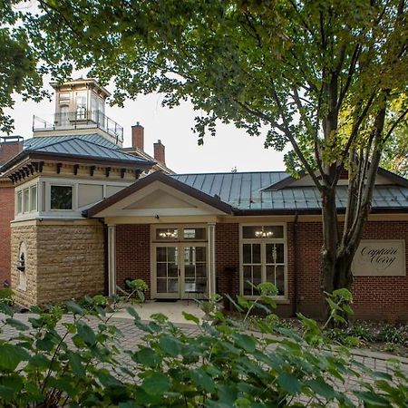 Merry Mansion East Dubuque Exterior photo